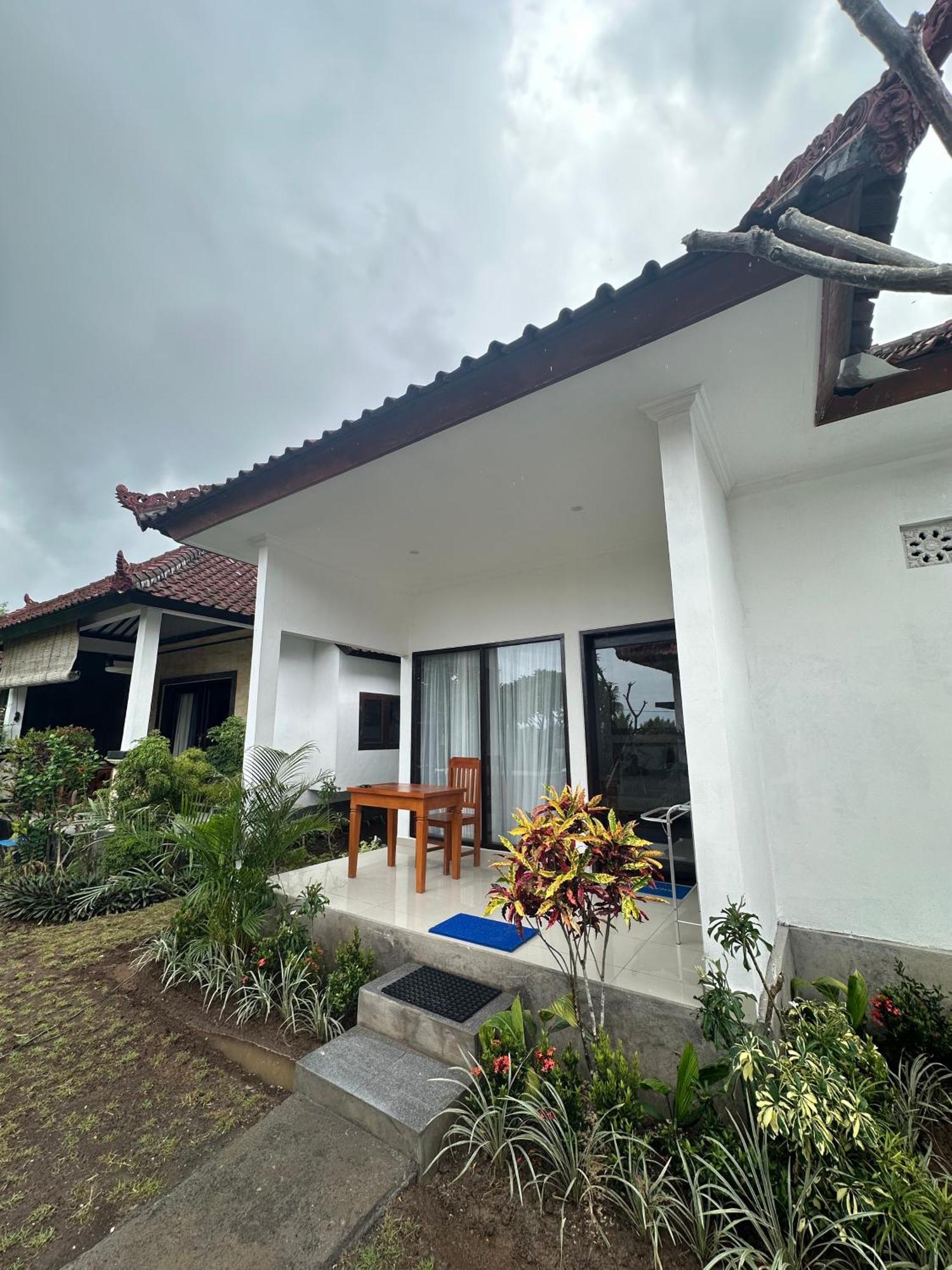 Villa Wonder Dive Bali Villa's *